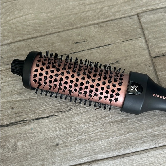 Black and Copper Heated Round Brush - Picture 5 of 6